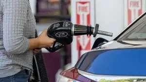 Petrol Fiyatları 3 Ayın Zirvesinde: 100 Doları Aştı, Enerji Maliyetleri Tırmanışta