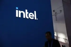 Yapay Zeka İyimserliğiyle Intel ve Amkor Yükseldi; eBay Düştü