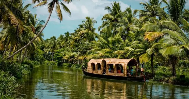 Kerala gemi inşası için 1 milyar dolar yatırım hedefliyor
